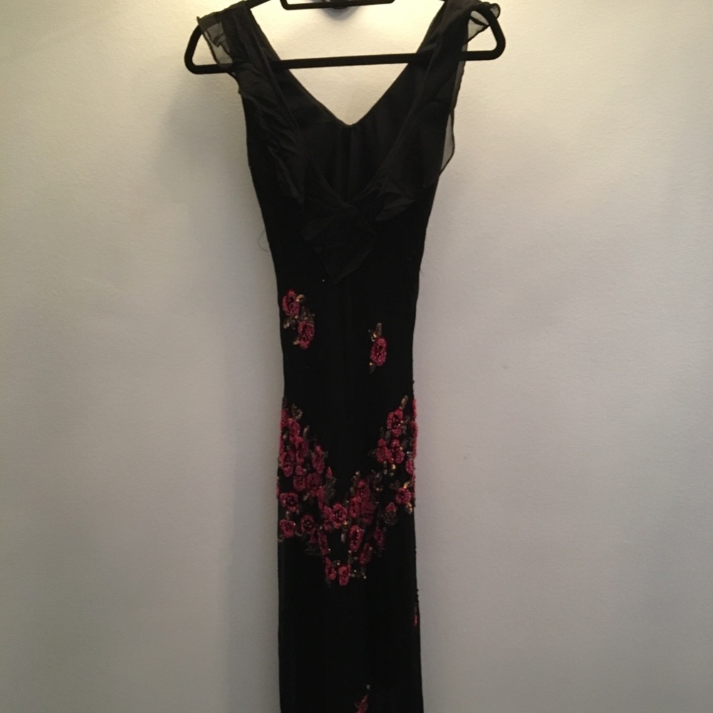 Black Floral Sleeveless Dress with Red Rose Embroidery - Picture 5 of 8